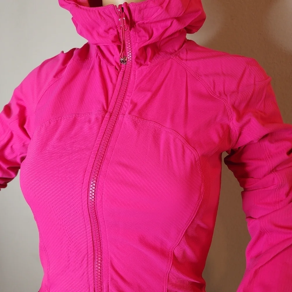 Lululemon Reversible In Flux Jacket. Jewelled Magenta Pink. Size 4.‎